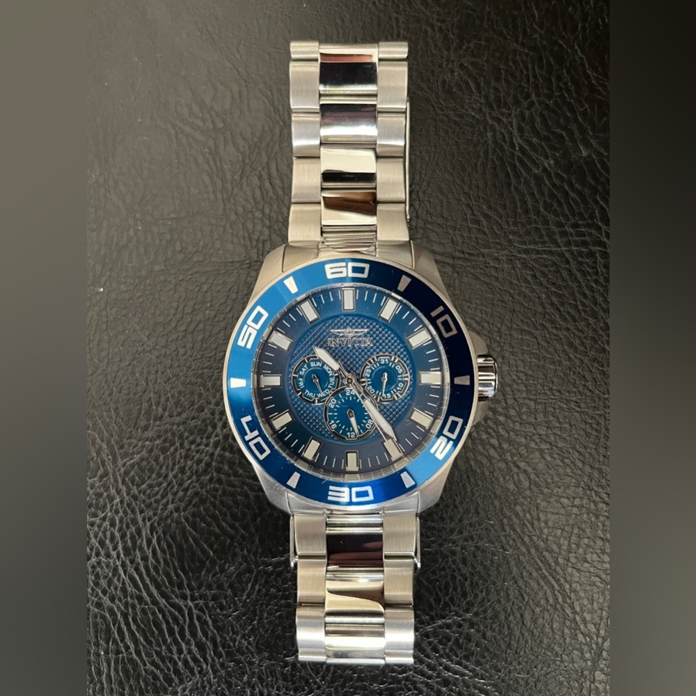 INVICTA TRITNITE 50MM PRO DIVER WATCH
Model 27981 - Men's Watch
NEW IN BOX